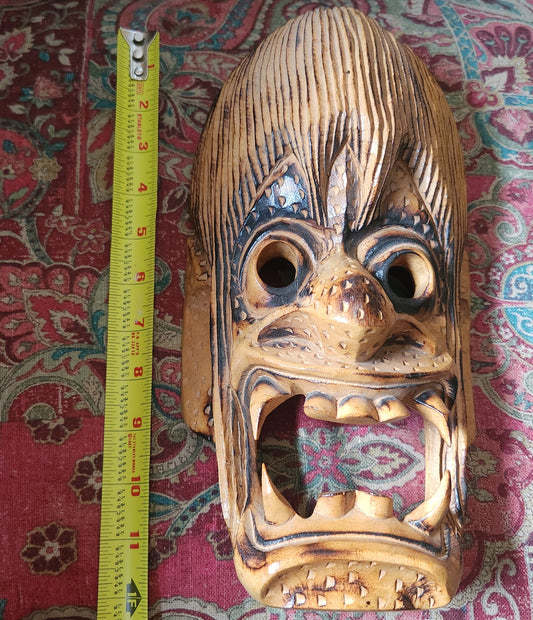 Sharp teeth mask