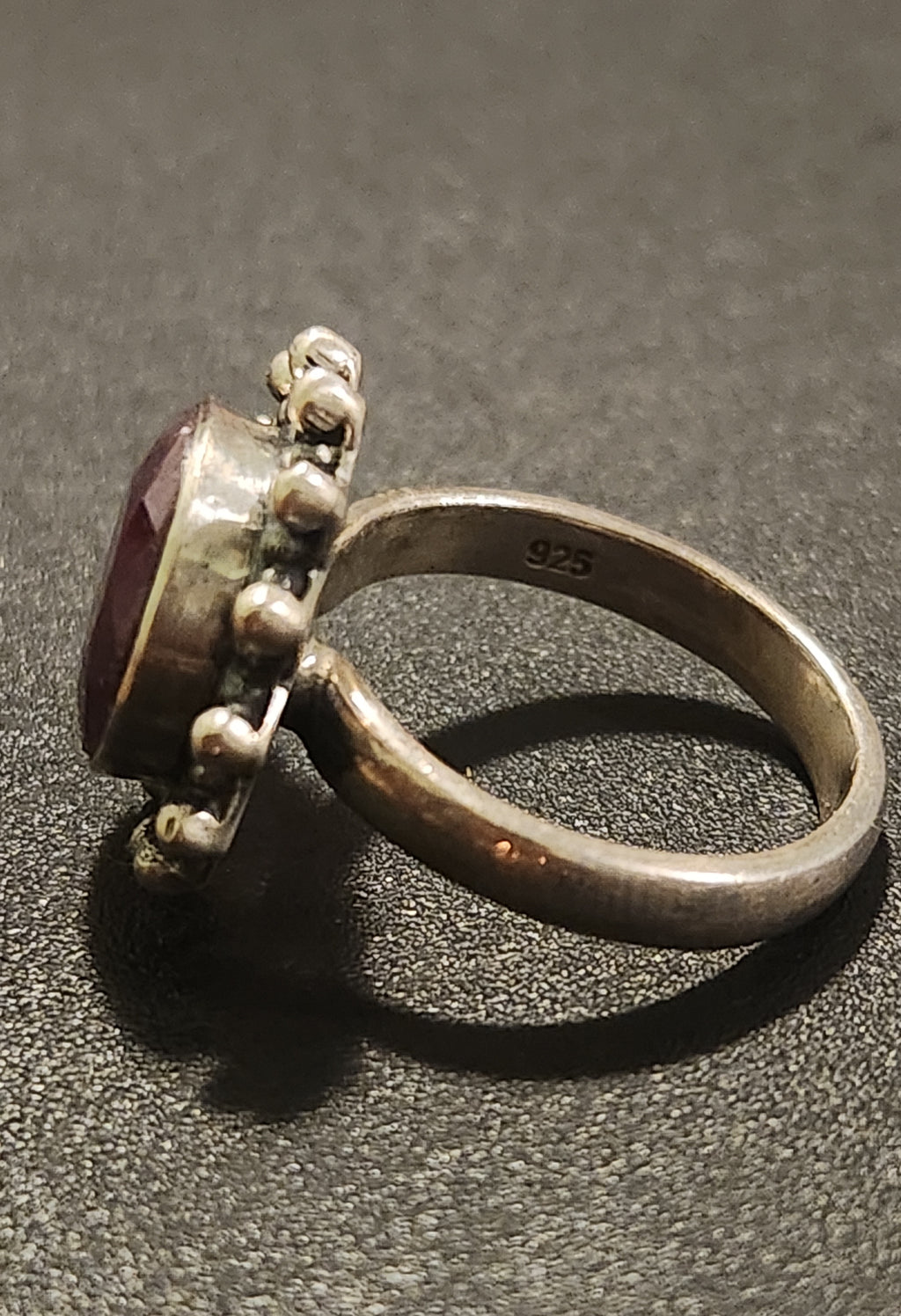 Ring sterling silver maroon