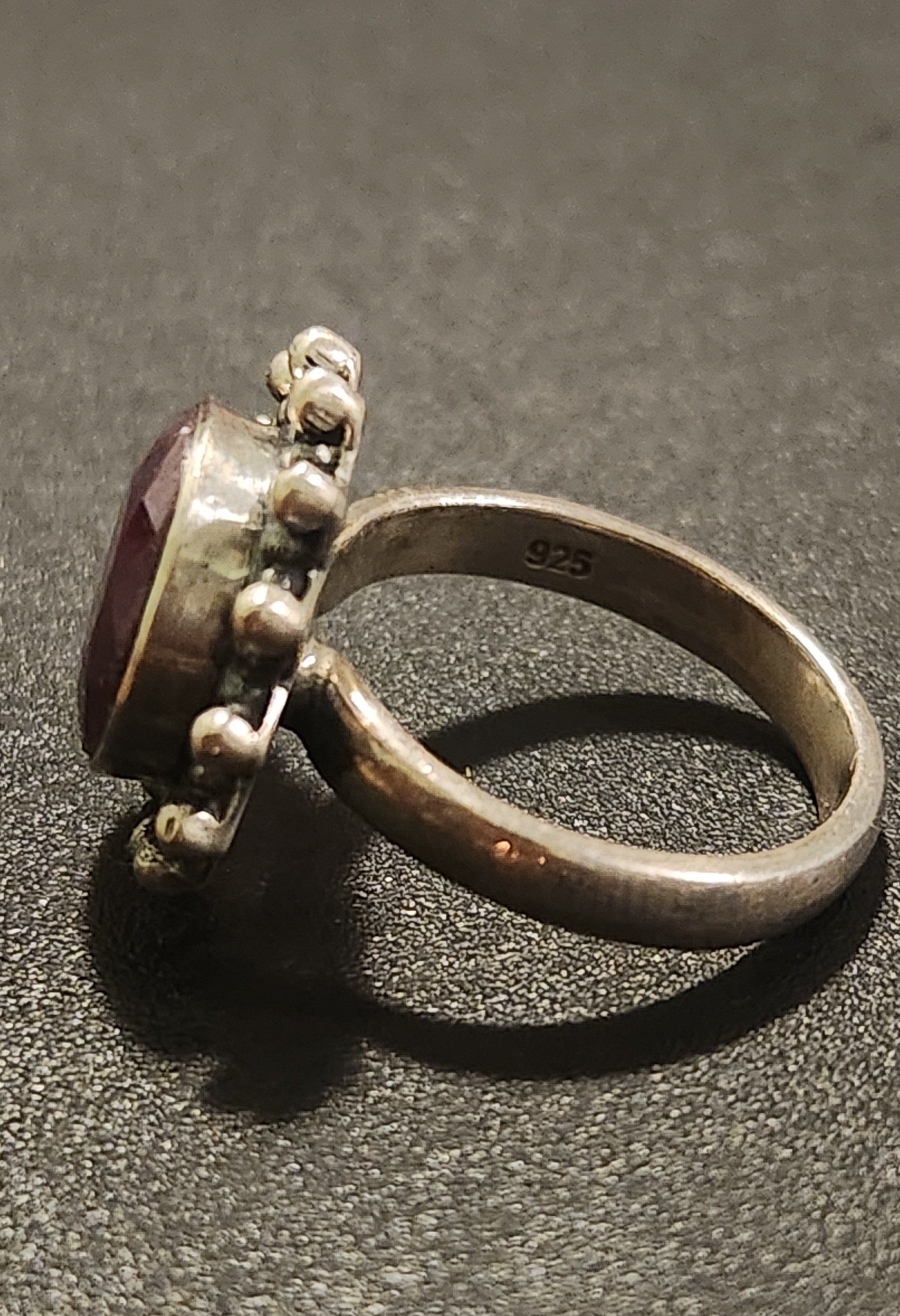 Ring sterling silver maroon